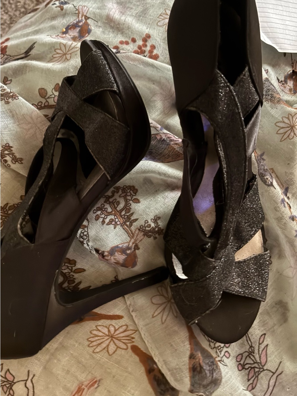 FIONI Clothing Black Glitter Crisscross Platform Heels